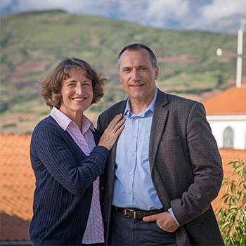 Die Entstehung  einer Version das Ehepaar Johns in PERU hinten rechts Diospi Suyana